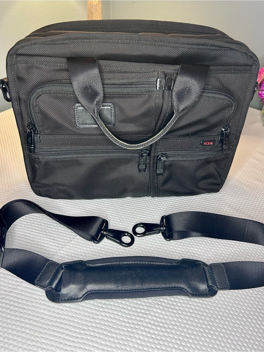 TUMI Alpha 26120DH Small Screen Expandable Brief | Black